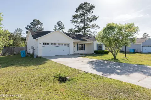 516 Cherry Blossom Ln, Richlands, NC 28574