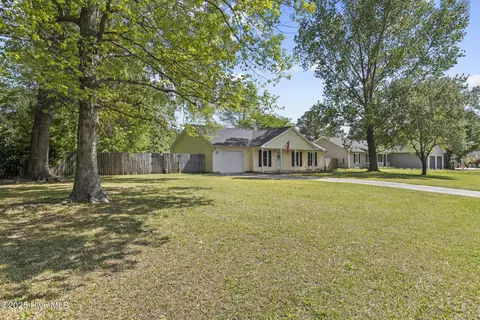 719 Stonewall Ave, Jacksonville, NC 28540