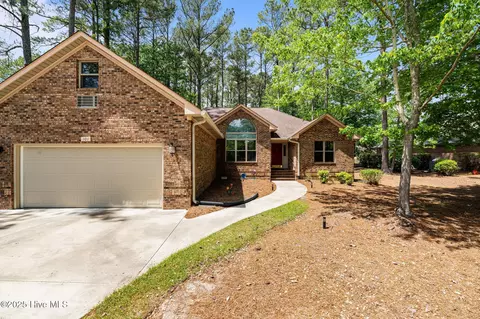 101 Southern Hills Dr, New Bern, NC 28562