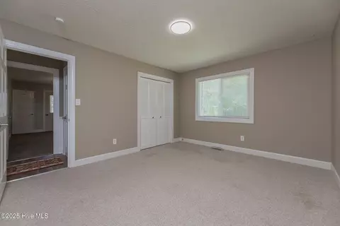 Bedroom - 191 Sunset Rd, Wallace, NC 28466 photo 2 of 3