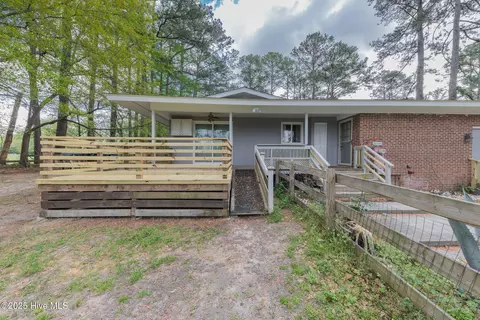 Exterior - 191 Sunset Rd, Wallace, NC 28466 photo 3 of 7