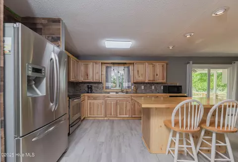Kitchen - 191 Sunset Rd, Wallace, NC 28466 photo 2 of 2