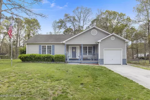 204 Falling Leaf Ct, Jacksonville, NC 28540