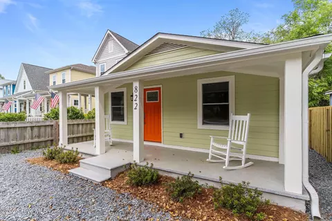 822 N Lord St, Southport, NC 28461