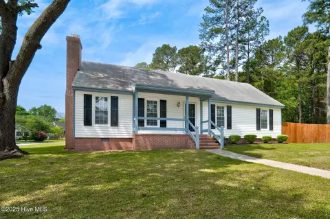 1100 Brandywine Ln, Rocky Mount, NC 27804