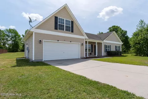 114 Hardin Dr, Maysville, NC 28555