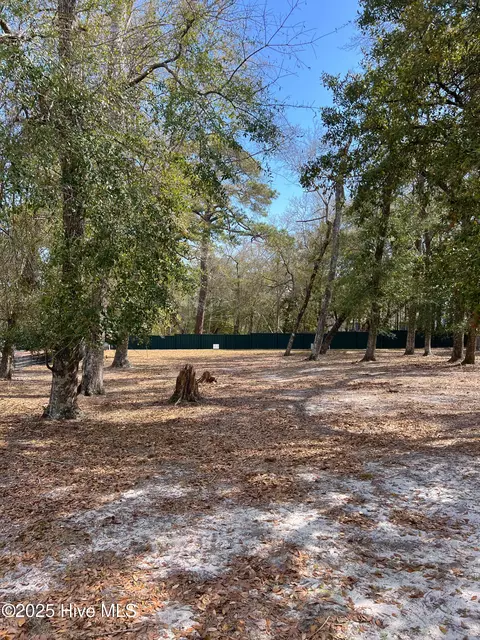 9112 E Lake Rd, Calabash, NC 28467