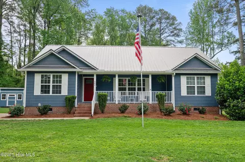 302 Rodmans Rd, Washington, NC 27889