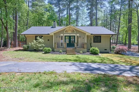 485 Broadmeade Dr, Southern Pines, NC 28387
