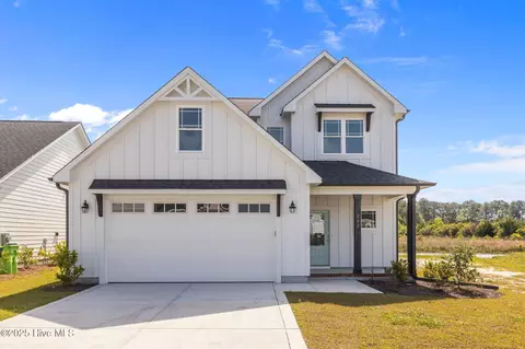 202 Windswept Ln, Beaufort, NC 28516