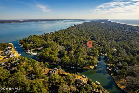 119 White Ash Dr, Pine Knoll Shores, NC 28512