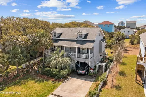 1613 E Pelican Dr, Oak Island, NC 28465