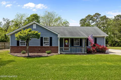 1225 Creek Rd, Morehead City, NC 28557