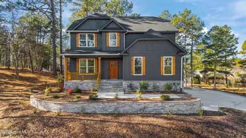 101 Douglas Dr, West End, NC 27376