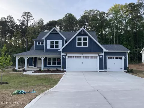 520 Belcroft Dr, Carthage, NC 28327