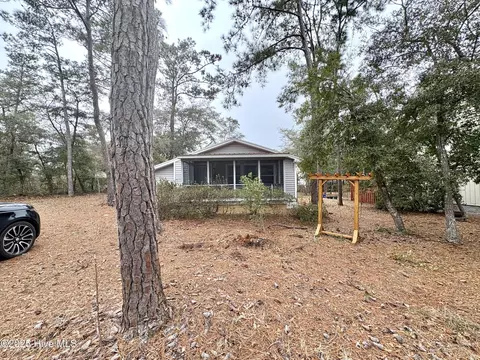 317 NE 42nd St, Oak Island, NC 28465