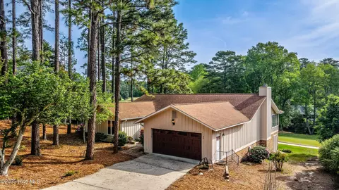 90 Ridgewood Rd, Pinehurst, NC 28374