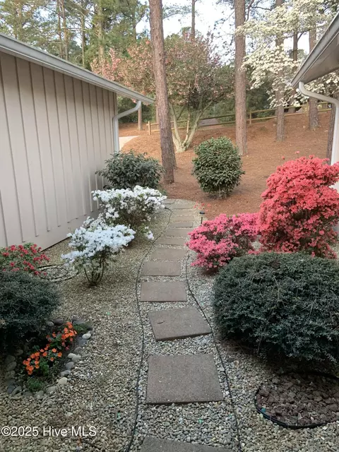Exterior - 90 Ridgewood Rd, Pinehurst, NC 28374 photo 7 of 8