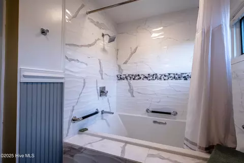 Bath - 90 Ridgewood Rd, Pinehurst, NC 28374 photo 2 of 5