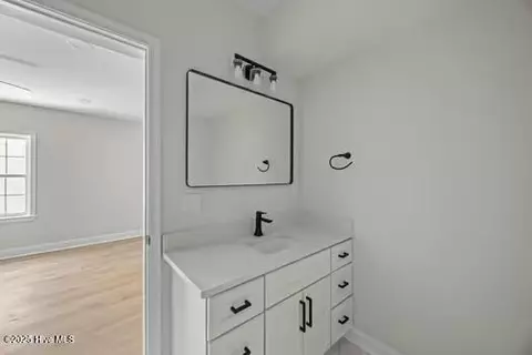 Bath - 111 E 8th St, Washington, NC 27889 photo 2 of 4