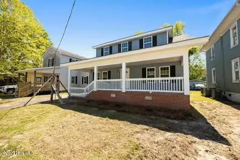 Exterior - 111 E 8th St, Washington, NC 27889 photo 2 of 4