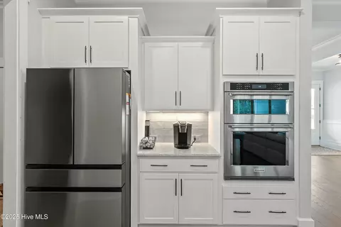 Kitchen - 596 Jackline Dr, Hampstead, NC 28443 photo 3 of 3