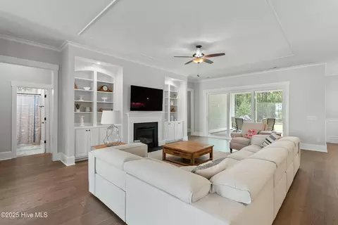 Living - 596 Jackline Dr, Hampstead, NC 28443 photo 1 of 2