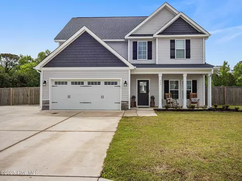 664 Aria Ln, Hubert, NC 28539