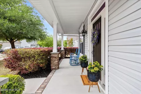 Exterior - 477 Landsdowne Cir, Hampstead, NC 28443 photo 1 of 9