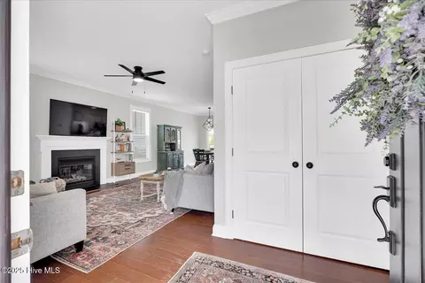 Entry Way - 477 Landsdowne Cir, Hampstead, NC 28443 photo 1 of 3