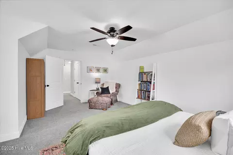 Bedroom - 477 Landsdowne Cir, Hampstead, NC 28443 photo 3 of 11
