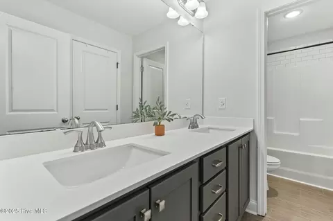Bath - 233 Berg St, Smithfield, NC 27577 photo 3 of 3