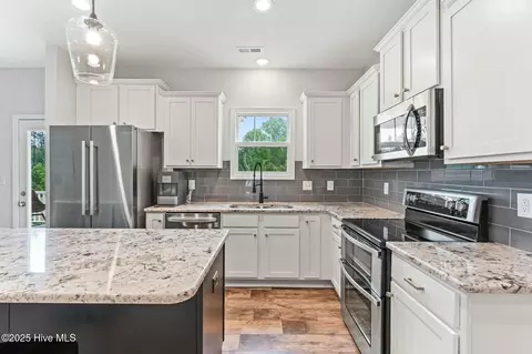 Kitchen - 233 Berg St, Smithfield, NC 27577 photo 3 of 5