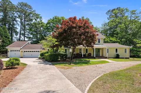 133 Fairway Dr, Washington, NC 27889