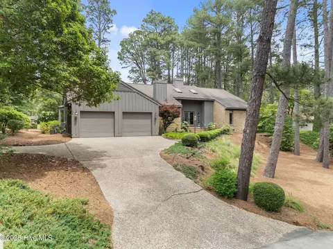 Exterior - 14 Thunderbird Cir, Pinehurst, NC 28374 photo 2 of 16