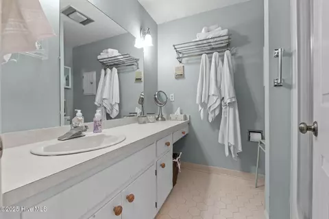 Bath - 14 Thunderbird Cir, Pinehurst, NC 28374 photo 2 of 3