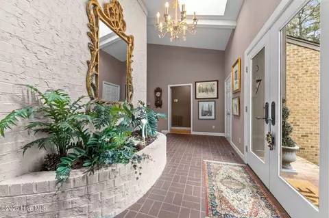 Entry Way - 14 Thunderbird Cir, Pinehurst, NC 28374 photo 2 of 2