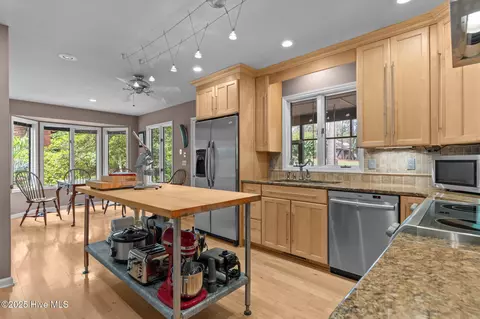 Kitchen - 14 Thunderbird Cir, Pinehurst, NC 28374 photo 3 of 5