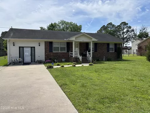 405 Taylor Dr, Rocky Mount, NC 27803