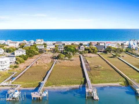 1116 N Anderson Blvd, Topsail Beach, NC 28445