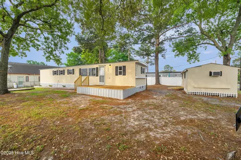 1688 Coastal Pine Dr SW, Ocean Isle Beach, NC 28469