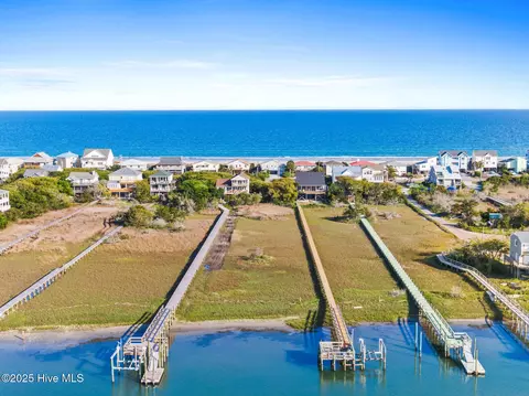 1120 N Anderson Blvd, Topsail Beach, NC 28445