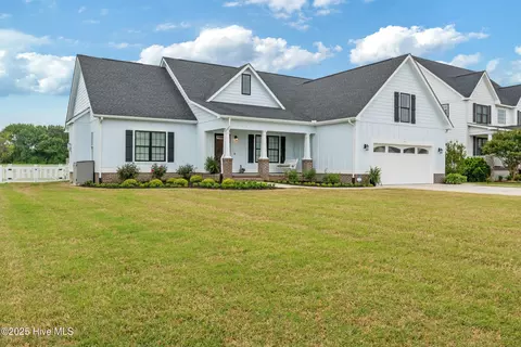 144 Pelican Pointe Dr, Elizabeth City, NC 27909