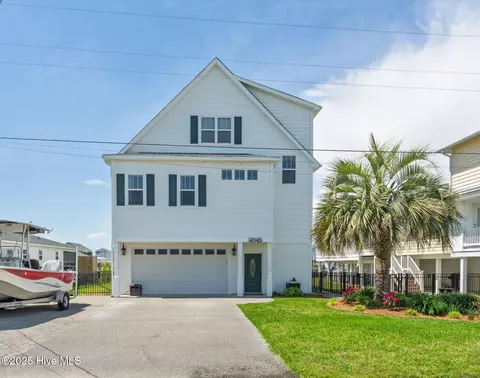 4045 4th St, Surf City, NC 28445