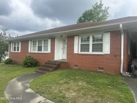 421 Darby Ave, Kinston, NC 28501