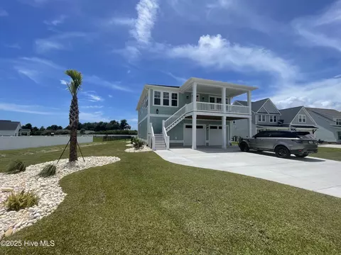 210 Coastline Cir, Cedar Point, NC 28584