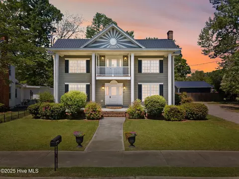 509 S Main St, Bladenboro, NC 28320