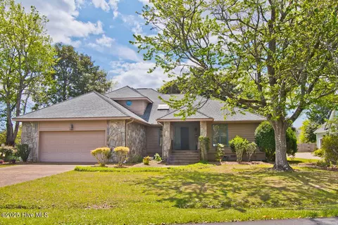 124 Pine Bluff Dr, Morehead City, NC 28557