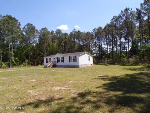 103 Mcgill Dr, Burgaw, NC 28425