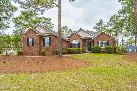 9 Green Valley Ln, Foxfire Village, NC 27281
